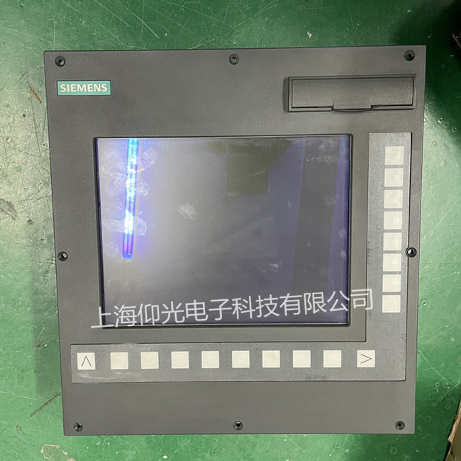 西門(mén)子802DSL數(shù)控系統(tǒng)維修6FC5370-0AA00-3BA1無(wú)顯示花屏修理