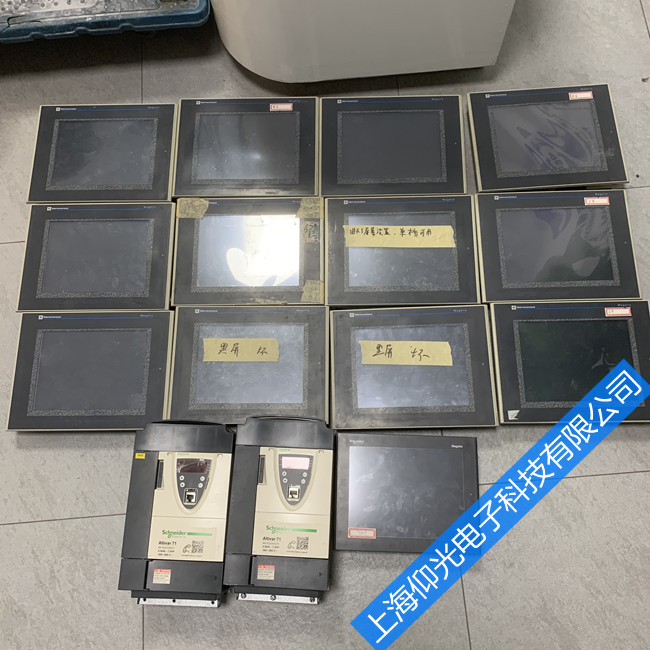 施耐德觸摸屏維修黑屏進不了界面豎條觸摸故障維修