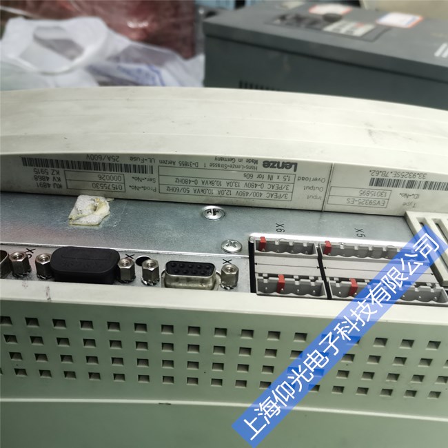 LENZE倫茨8200變頻器輸出缺相維修-有測試平臺,配件齊全