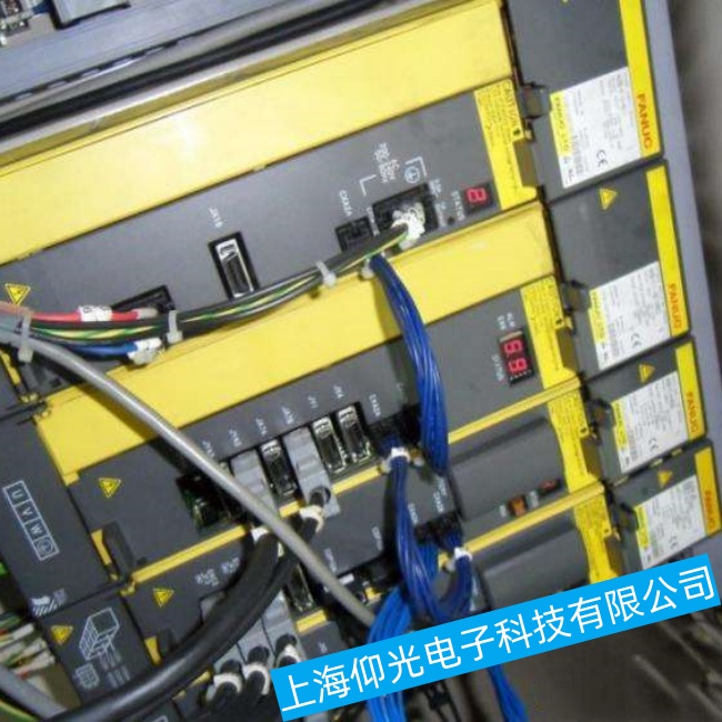 廣州發(fā)那科機(jī)器人M-710iC-12L變頻器上電無顯示故障維修服務(wù)